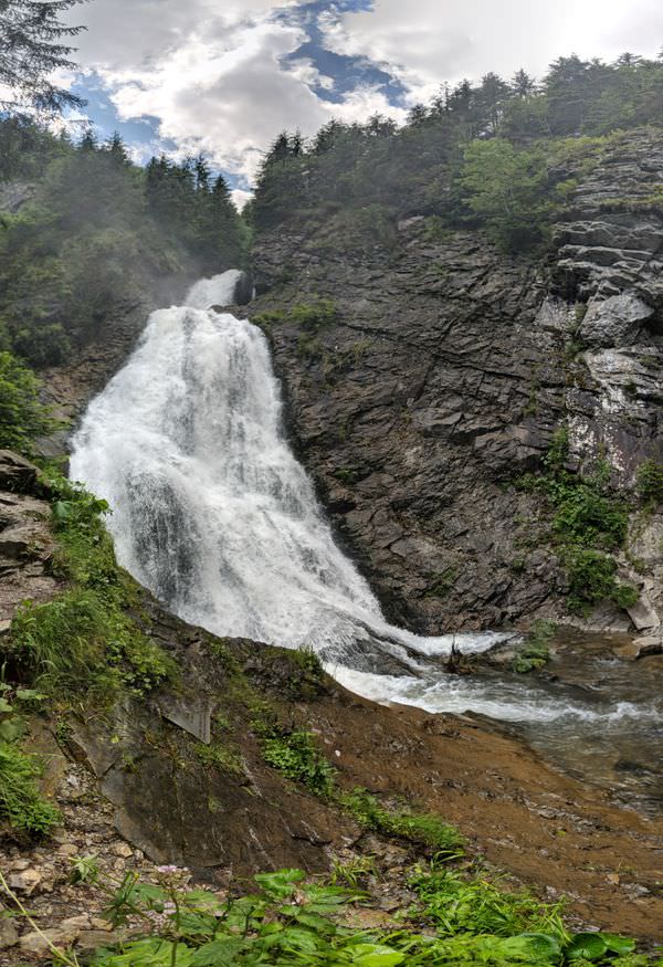 Vălul Miresei Waterfall
